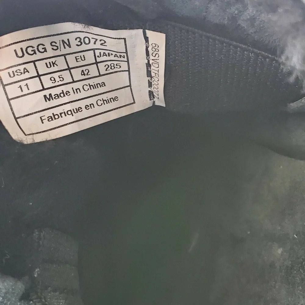 UGG Australia Casual Sneakers Black w/ Argyle 11